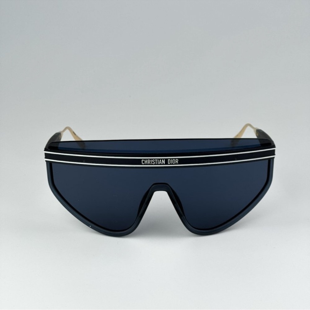 Dior DIORCLUB M2U 31B0 BRAND NEW
BOUTIQUE